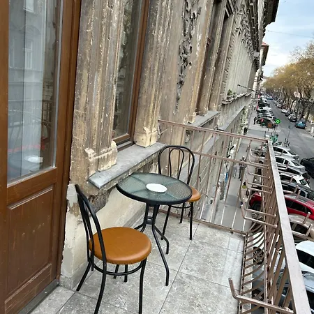 Velez Haz Budapeşte