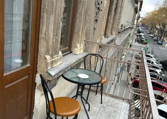 Velez Haz Budapeşte